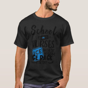 Schulkinder, die das World One Ice Pack auf einem T-Shirt