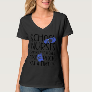 Schulkinder, die das World One Ice Pack auf einem T-Shirt