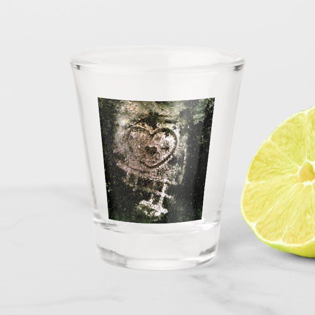 Schuss durch das Herz Schnapsglas (Vorderseite)