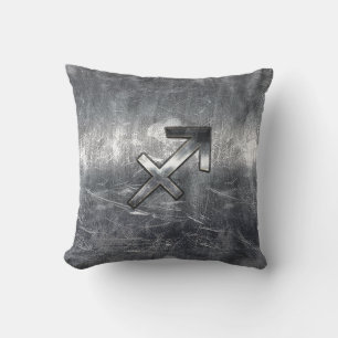 Schütze-Symbol Grunge abgenutzter Stahl-Stil Kissen