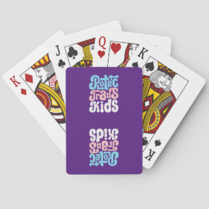 Schützen Sie Trans Kids, die Karten spielen Spielkarten