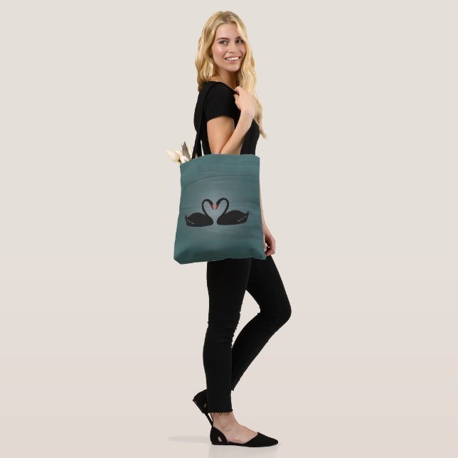 Schwäne Allover-Tragetaschen Tasche (Am Model)
