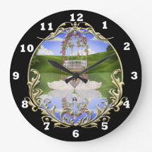 Schwäne an einer Teichwanduhr