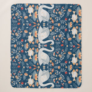 Schwäne, Fische, Blumen, Volksmuster. Sherpadecke