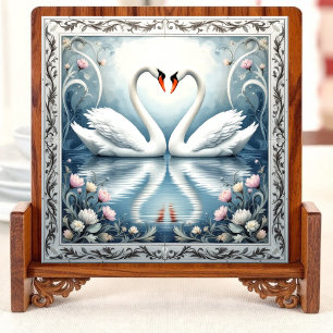 Schwäne in der Keramik der Liebe Fliese