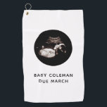 Schwangerschaftsankündigung Sonogramm-Foto Golfhandtuch<br><div class="desc">Kann an Ihre Bedürfnisse angepasst werden, um Ihren Anzug zu erfüllen. © Gorjo Designs. Made for you via Zazzle Plattform. // Hinweis: Foto wird nur als Platzhalter verwendet. Sie müssen vor der Bestellung/dem Druck durch Ihr eigenes Foto ersetzt werden. Wenn Sie Hilfe benötigen, kontaktieren Sie mich bitte. // Benötigen Sie...</div>