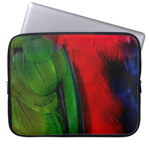 Schwänze von grünen und roten Vogelarten Laptopschutzhülle