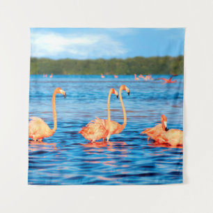 Schwärme von schönen rosa Flamingos im Celestun Wandteppich