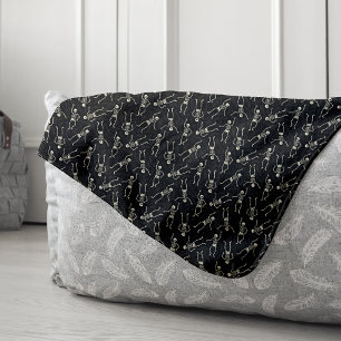 Schwarz-Beige Halloween-Skelettmuster Sherpadecke