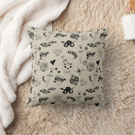 Schwarz & Beige Hand Dragezeichnetes Tattoo-Muster Kissen