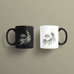 Schwarz elegante Wasserfarbe botanische Weihnachts Tasse<br><div class="desc">Schwarz moderne elegante rustikale Aquarell getrocknete botanische florale gedämpfte Farben Feiertag Dekoration Tasse.</div>