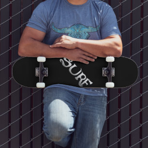 Schwarz gekachelte Skateboard