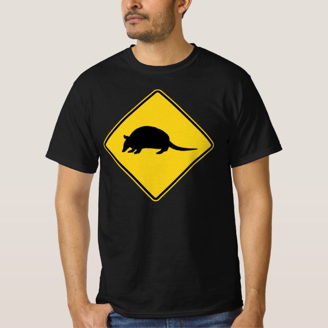 Schwarz-Gelb-Armadillo-Schild T-Shirt (Vorderseite)