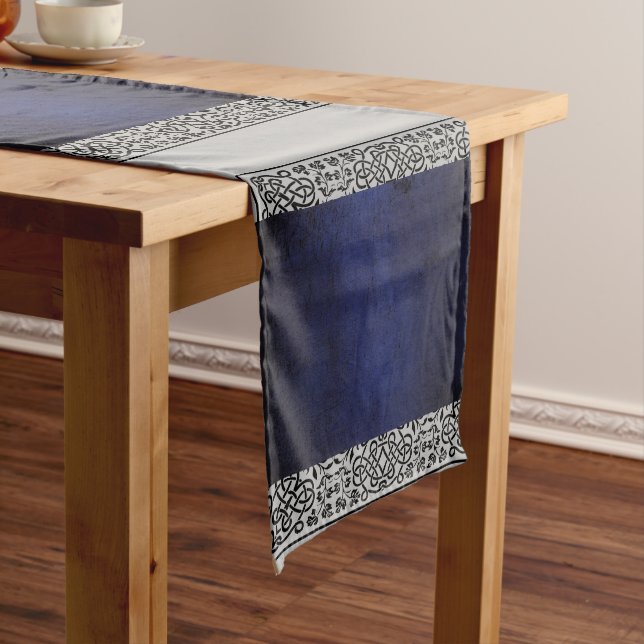 Schwarz, Grau und Metallic Blue Table Runner Großer Tischläufer (Beispiel)