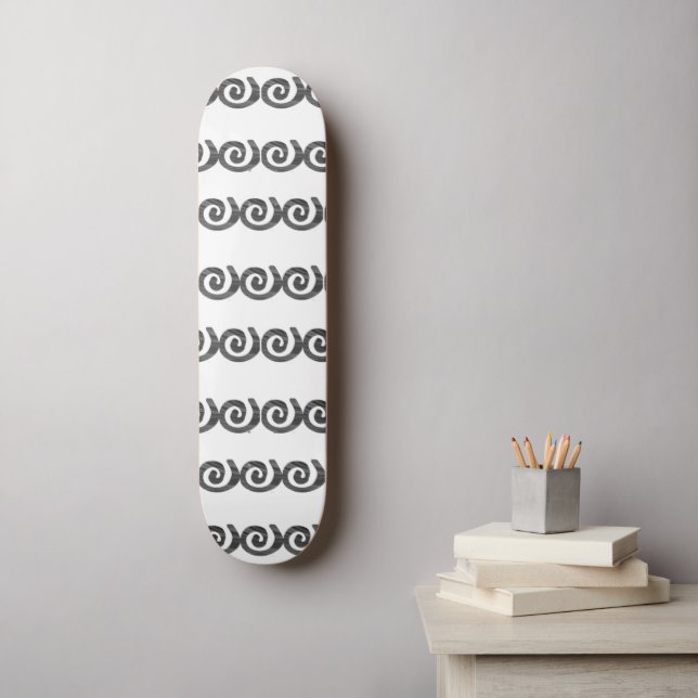 Schwarz-Graue Spiralmuster auf Weiß Skateboard (Wandkunst)