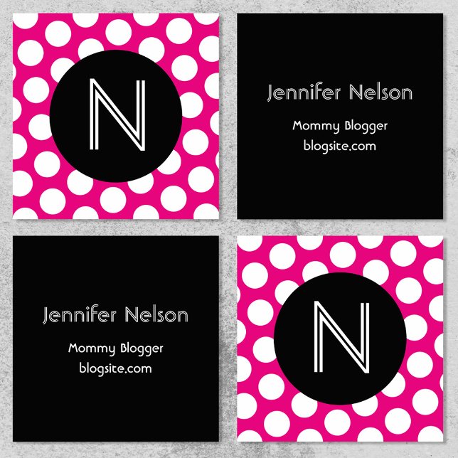 Schwarz-Heiß-Rosa-Polka-Dot-Monogramm Quadratische Visitenkarte (Black Hot Pink and White Polka Dot Monogram Square Business Card)