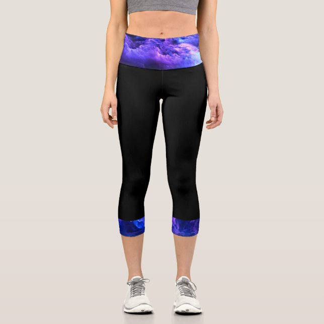 Schwarz/Lila Wolkenmuster Capri Leggings (Vorderseite)