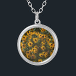 Schwarz-mit Augen-Susans Blume, Blüte, Fotografie Versilberte Kette<br><div class="desc">Eine silberne Halskette mit einem Foto von Black mit Augen Susan's,  das ich während des Urlaubs an den Stränden in Delaware nahm.</div>