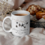 Schwarz-Moderne Skandale elegante Drehbuch Weihnac Tasse<br><div class="desc">Schwarz moderne elegante rustikale Aquarell beige natürliche skandinavische zeitgenössische gedämpfte Farben Beige,  Schwarz-Weiß Foto Weihnachtskarte.</div>
