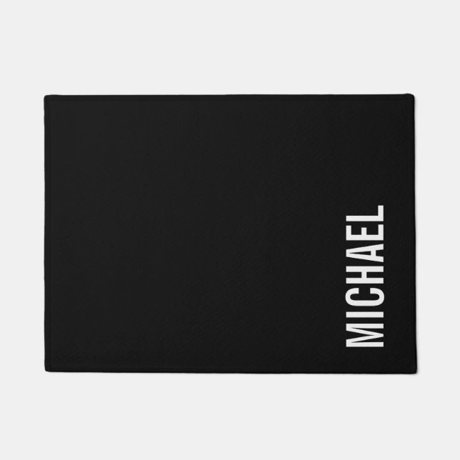 Schwarz Moderner Minimalistischer Personalisierter Fußmatte (Vorderseite)