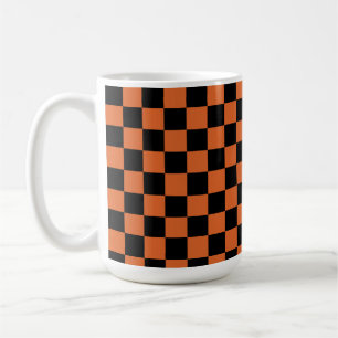Schwarz-orange Halloween-Schachbrettmuster Kaffeetasse