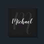 Schwarz-personalisiert-Monogramm und Name Leinwanddruck<br><div class="desc">Personalisiertes Monogramm und Familiennamensgeschenk mit Namen im modernen,  weißen Skript-Schriftart-Stil und Monogramm in grauem,  modernen Script-Schriftart-Stil als Hintergrund auf schwarzem Hintergrund.</div>