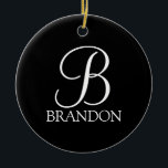 Schwarz-Personalisiert-Script-Monogramm und -Name Keramik Ornament<br><div class="desc">Personalisiert Monogram und Name Gift zeichnen sich durch personalisierte Monogramm im Schriftart-Stil und den Namen im klassischen weißen Serif-Schriftart auf schwarzem Hintergrund aus. Ideal für Ferien,  Wiedersehen und besondere Anlässe.</div>