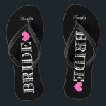 Schwarz/Rosa Flip Flops<br><div class="desc">Fun,  benutzerdefinierte rosa und schwarz Braut Hochzeitsflip Flops.</div>