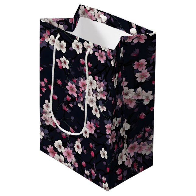 Schwarz-Rosa-Sakura-Blume, Musterdesign, Mittlere Geschenktüte (Vorderseite Schrägansicht)