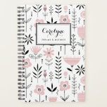 Schwarz-Rosa-skandinavisches Muster Planer<br><div class="desc">Schreiben Sie Ihre Pläne und Zeitplan mit diesem skandinavisch inspirierten Notebook. Es zeichnet sich durch ein schwarz-rosa Blumenmuster aus. Personalisieren Sie diese, indem Sie Ihren Namen oder Ihre kurze Phrase hinzufügen. Dieser Blumenplaner ist ein personalisiertes Geschenk. Matching-Elemente sind verfügbar.</div>