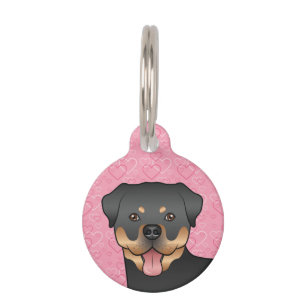 Schwarz-Rot-Rottweiler von vorne auf rosa Herzen Haustiermarke