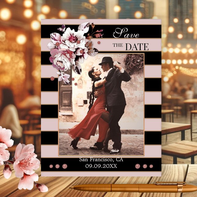 Schwarz Streifen Foto Save the Date Postkarte (Save the Date postcard showing your photo framed by vintage flowers and pearls on pink black stripes)