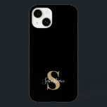 Schwarz und Gold | Initial Monogram Personalisiert Case-Mate iPhone 14 Hülle<br><div class="desc">Dieses stilvolle Handy-Gehäuse-Design zeichnet sich durch ein einfaches, modernes Design in schwarz & gold aus. Machen Sie eine von einer Art Handy-Fall mit benutzerdefinierten Initial und Namen. Es wird ein cooles, einzigartiges Geschenk für jemanden, der etwas Besonderes oder sich selbst ist. Wenn Sie gewollt haben, die Schriftart oder Position zu...</div>