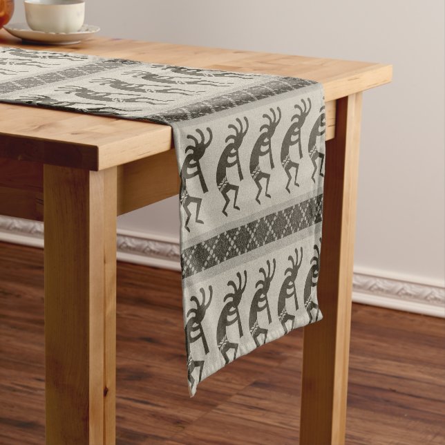 Schwarz und Grau Kokopelli Aztec Muster Kurzer Tischläufer (Beispiel)