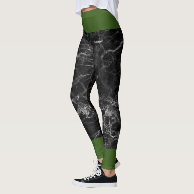 Schwarz und Grün Leggings (Links)