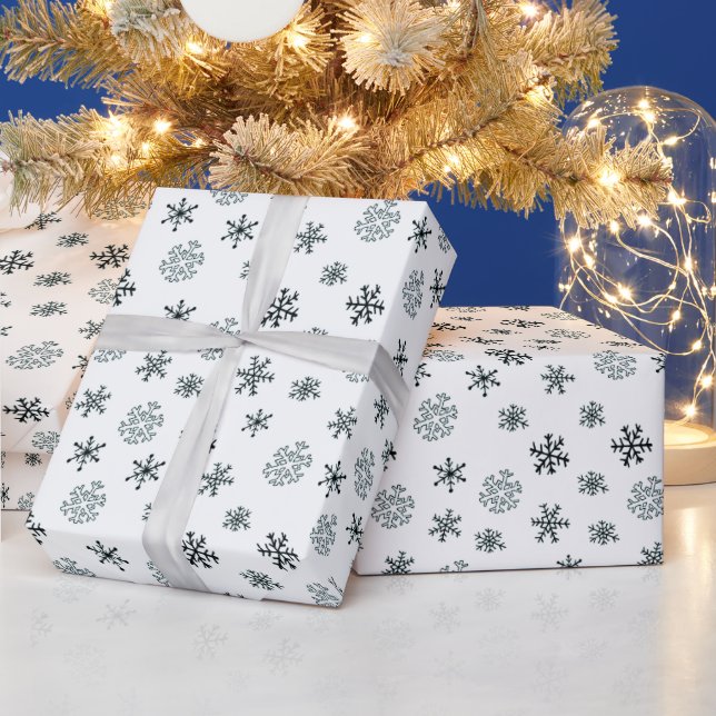 Schwarz und Weiß Moderne Schneeflocken Weihnachten Geschenkpapier (Feiertage)