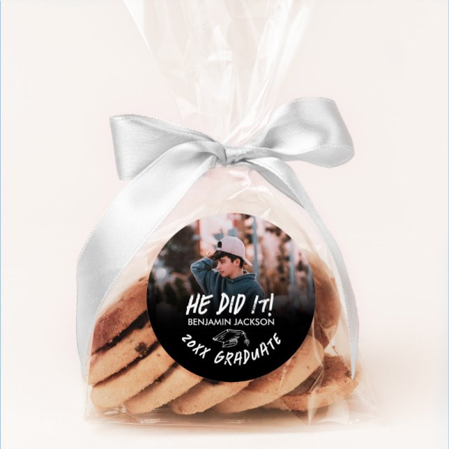 Schwarz-Weiß-Abschluss Runder Aufkleber (Von Creator hochgeladen)