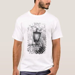 Schwarz-Weiß-Ansicht der Leuchte T-Shirt
