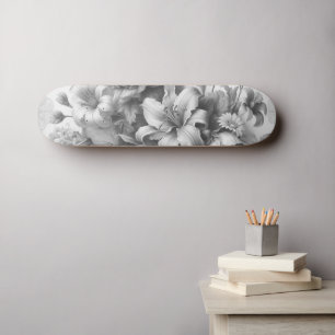 Schwarz-Weiß-Antike Blumen Perfektion Skateboard