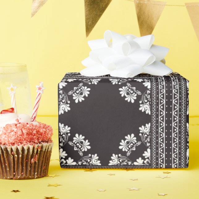 Schwarz-Weiß-Bandanna-Design-Umschlagpapier Geschenkpapier (Geburtstagsparty)