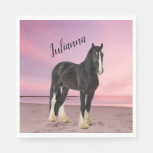 Schwarz-Weiß-Clydesdale am Strand bei Sunset Serviette