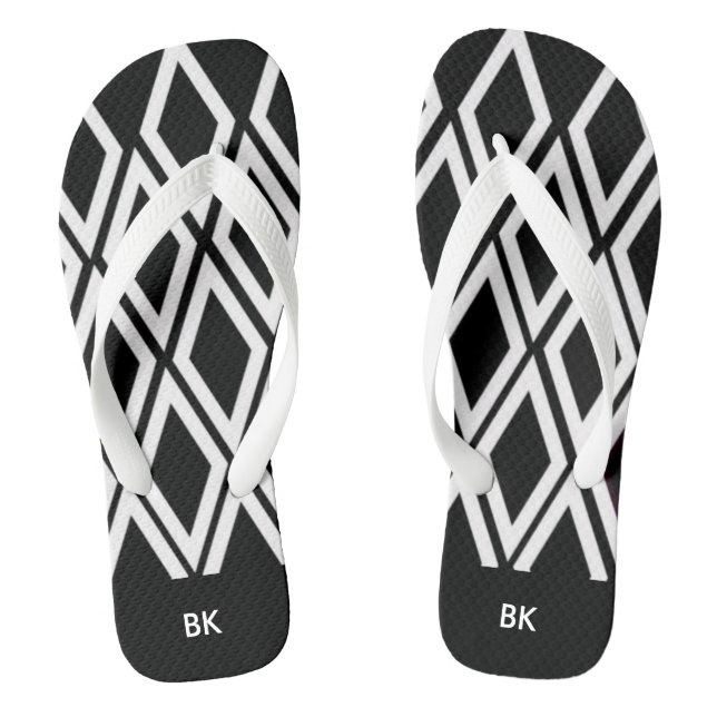 Schwarz-Weiß-Diamanten mit Initialen Flip Flops (Fußbett)