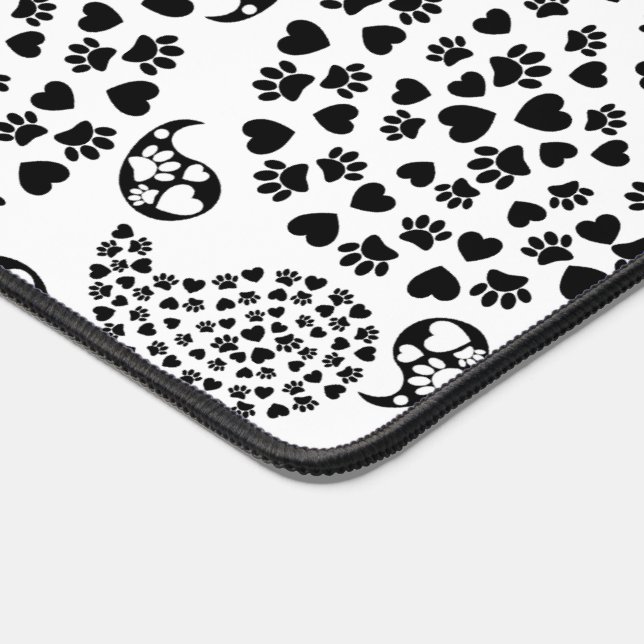Schwarz-Weiß-Dog-Paws und Hörnchen Paisley Print Schreibtischunterlage (Ecke)