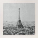 Schwarz-Weiß-Eiffelturm Paris Fotografie<br><div class="desc">Ein cooles Foto des Eiffelturms in Paris,  Frankreich,  in Schwarz und Weiß,  geschnitten mit Vintagem,  altmodischem Ambiente.</div>