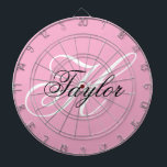 Schwarz-Weiß-Extravagant-Monogramm-Rosa Dartscheibe<br><div class="desc">Passen Sie die moderne handgeschriebene Schrift an, um Ihr eigenes mädchenes Geschenk für sie zu kreieren. Fügen Sie ein Monogramm Initial und Name hinzu, um eine Anfangskombination mit extravaganter Klassik zu erstellen. Sie können die rosa, schwarz und weiß Farben in diesem Design anpassen.</div>