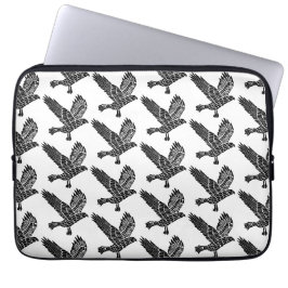 Schwarz-Weiß-Fliegenraven-Lino-Schnitt Laptopschutzhülle