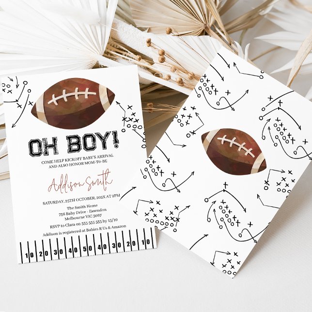 Schwarz-weiß Football Plays Football Baby Dusche Einladung (Oh boy football baby shower invitation with sidelines and football plays.)