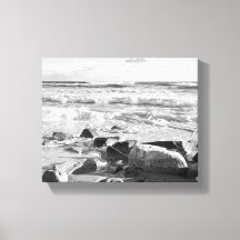 Schwarz-Weiß-Foto der Atlantischen Ozeanwellen