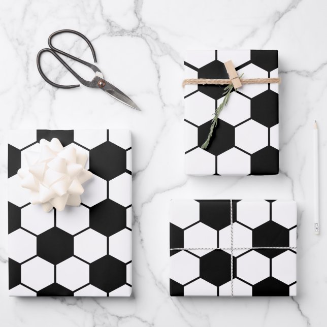 Schwarz-Weiß-Fußball-Ball-Muster Wrapping Paper Geschenkpapier Set (Vorderseite)