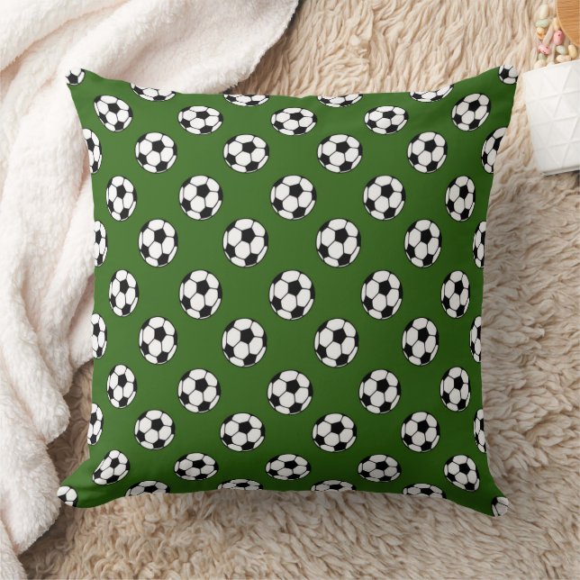 Schwarz-Weiß-Fußball-Balls auf Grün Kissen (Decke)